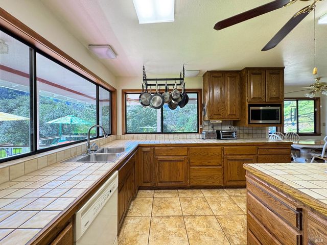 1800-1810 Boonville Rd, Ukiah, CA 95482