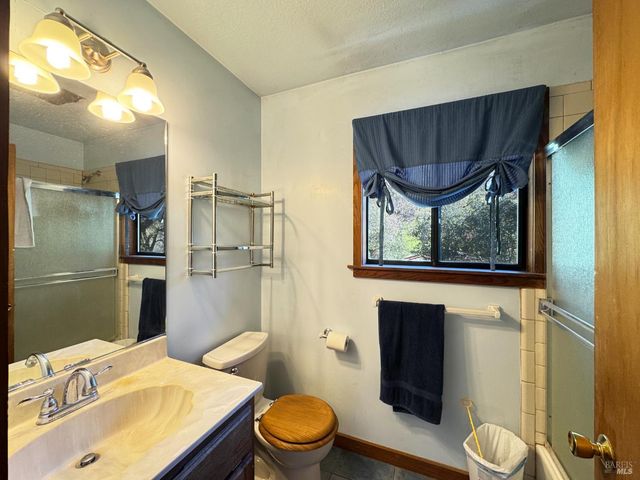 1800-1810 Boonville Rd, Ukiah, CA 95482