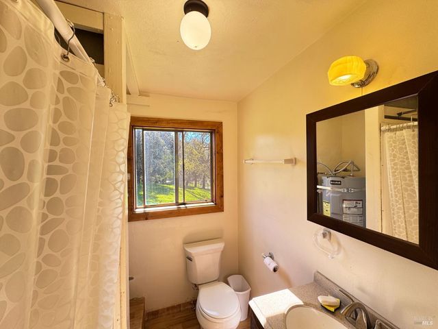 1800-1810 Boonville Rd, Ukiah, CA 95482