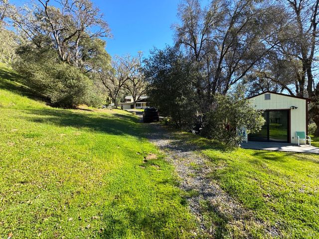 1800-1810 Boonville Rd, Ukiah, CA 95482