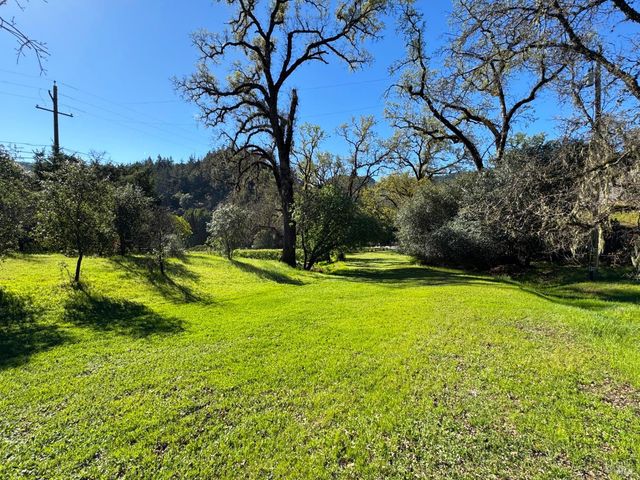 1800-1810 Boonville Rd, Ukiah, CA 95482