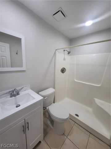 1727 SE 15th PL 3, Cape Coral, FL 33990