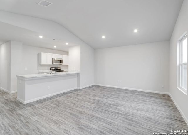 712 Mariposa Circle, Kenedy, TX 78119