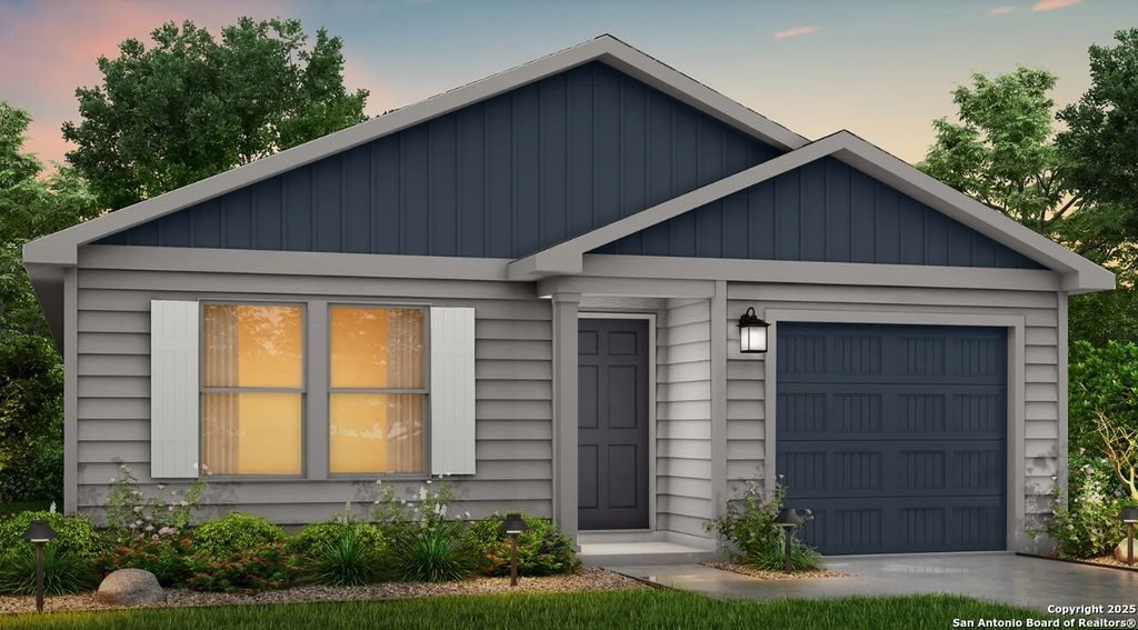 712 Mariposa Circle, Kenedy, TX 78119