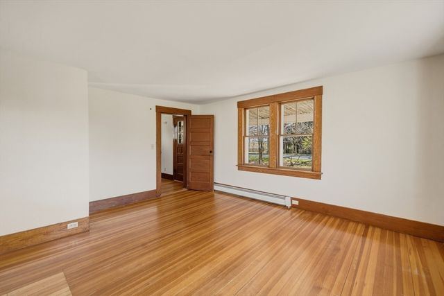 274 Sunderland Rd, Amherst, MA 01002