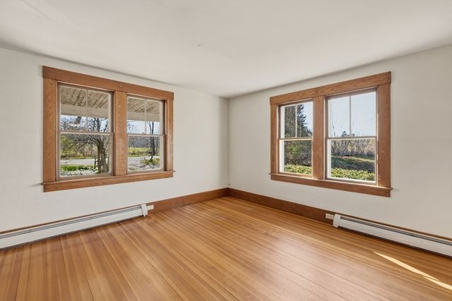 274 Sunderland Rd, Amherst, MA 01002