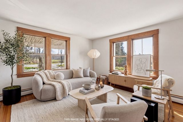274 Sunderland Rd, Amherst, MA 01002