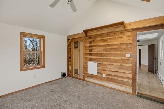 274 Sunderland Rd, Amherst, MA 01002