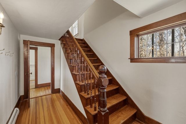274 Sunderland Rd, Amherst, MA 01002