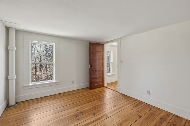 274 Sunderland Rd, Amherst, MA 01002