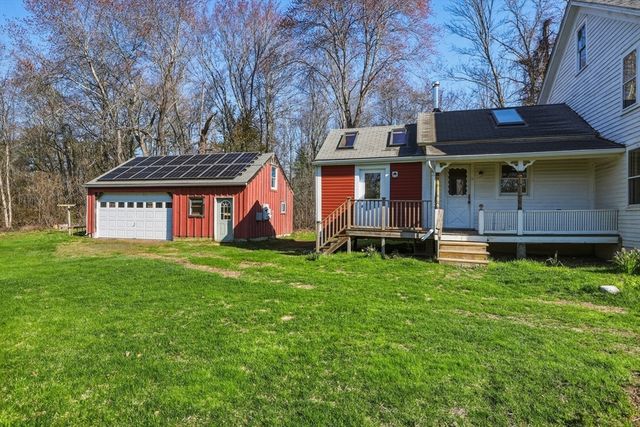 274 Sunderland Rd, Amherst, MA 01002