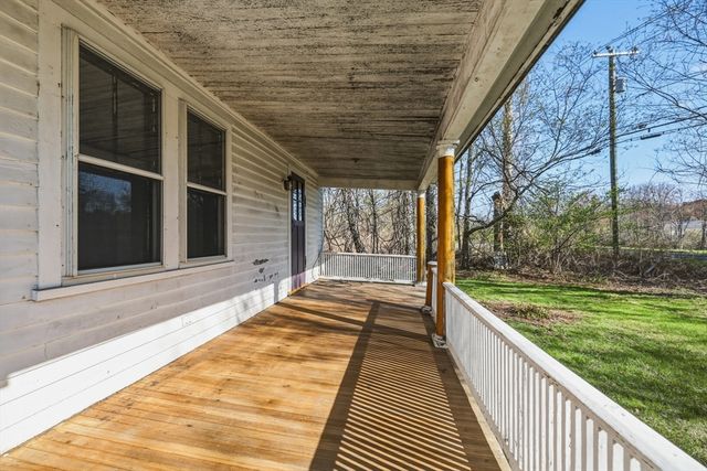 274 Sunderland Rd, Amherst, MA 01002