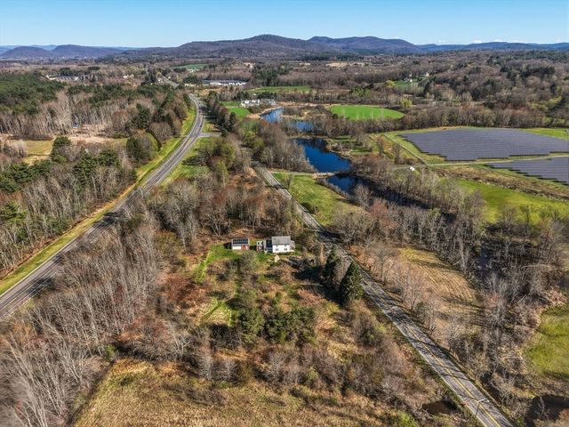 274 Sunderland Rd, Amherst, MA 01002