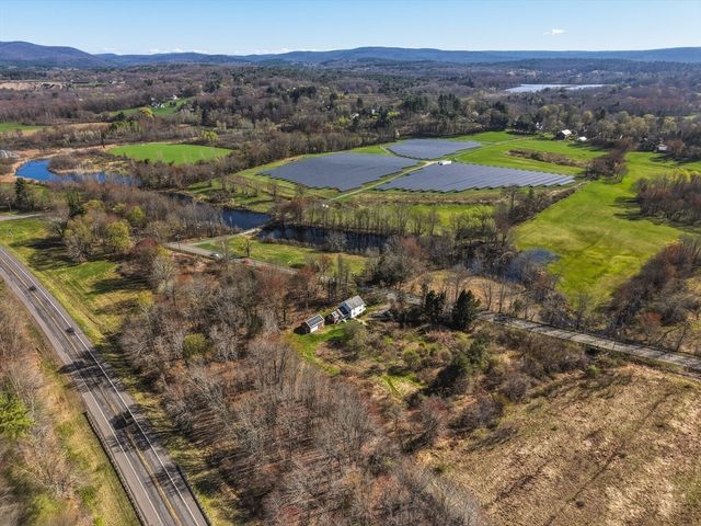 274 Sunderland Rd, Amherst, MA 01002