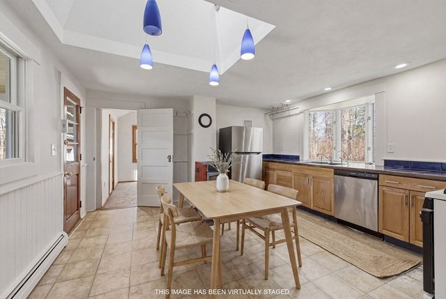 274 Sunderland Rd, Amherst, MA 01002