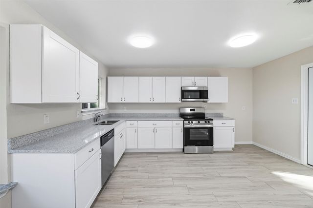 2742 E Pepperidge Drive, Lancaster, TX 75134