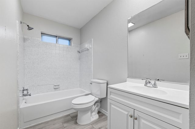 2742 E Pepperidge Drive, Lancaster, TX 75134