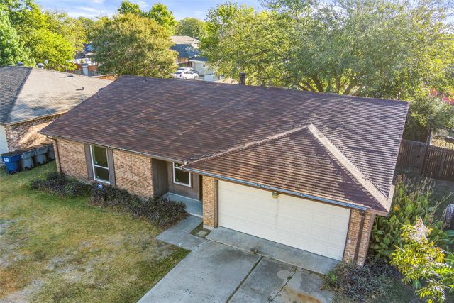 2742 E Pepperidge Drive, Lancaster, TX 75134