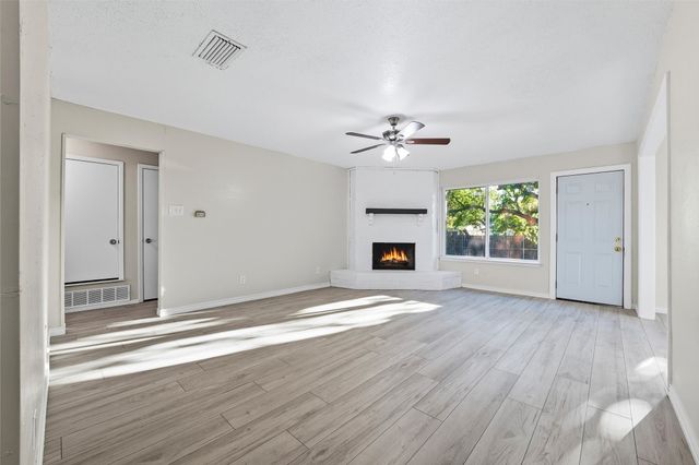 2742 E Pepperidge Drive, Lancaster, TX 75134