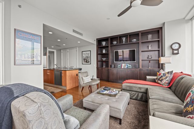 401 N Wabash Avenue 74D, Chicago, IL 60611