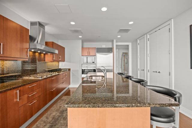 401 N Wabash Avenue 74D, Chicago, IL 60611