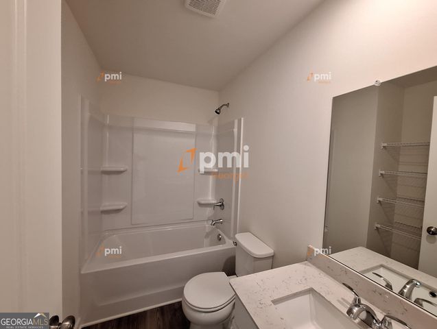 516 Liberty Hall Drive, Bonaire, GA 31005