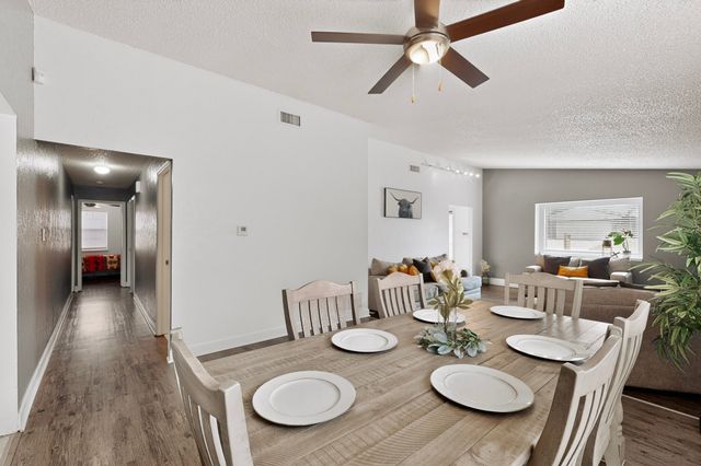 718 Matthews Court, Arlington, TX 76012