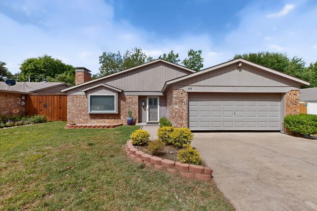 718 Matthews Court, Arlington, TX 76012