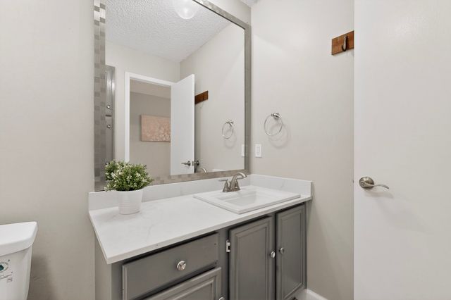 718 Matthews Court, Arlington, TX 76012