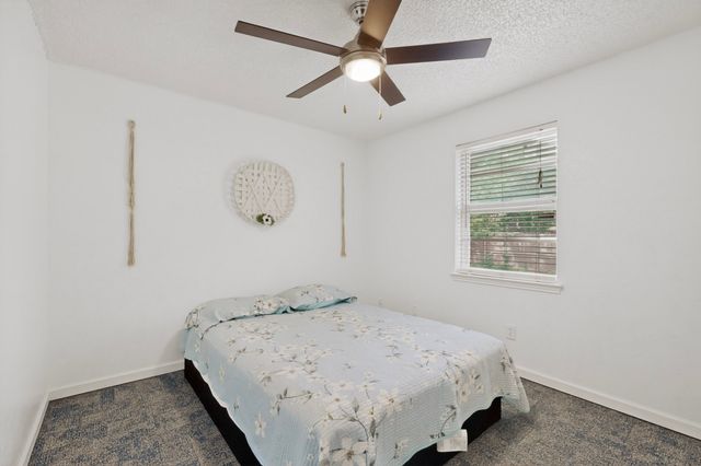 718 Matthews Court, Arlington, TX 76012