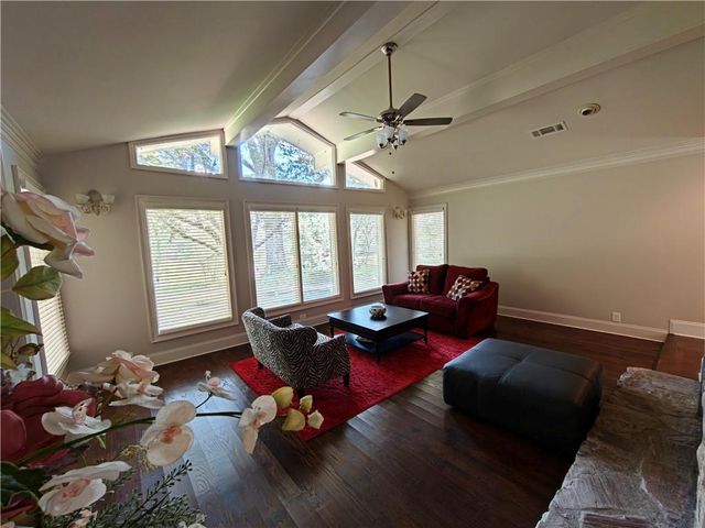 250 Cagle Road, Roswell, GA 30075
