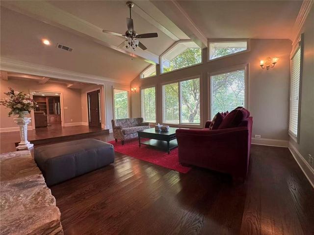 250 Cagle Road, Roswell, GA 30075