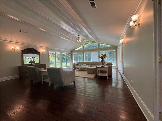 250 Cagle Road, Roswell, GA 30075