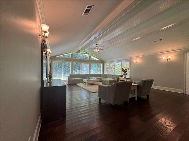 250 Cagle Road, Roswell, GA 30075