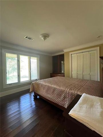 250 Cagle Road, Roswell, GA 30075