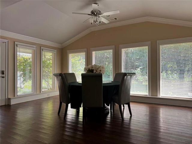 250 Cagle Road, Roswell, GA 30075