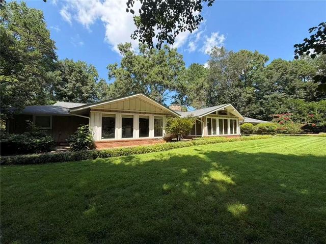 250 Cagle Road, Roswell, GA 30075