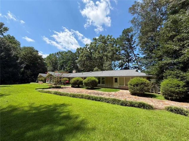 250 Cagle Road, Roswell, GA 30075