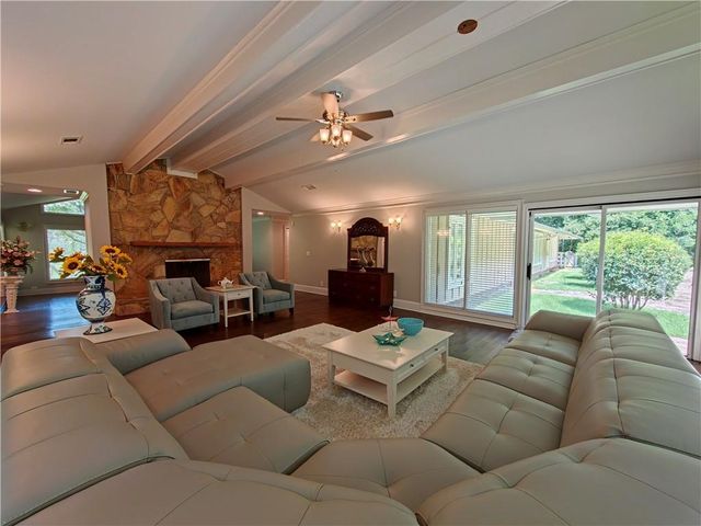 250 Cagle Road, Roswell, GA 30075