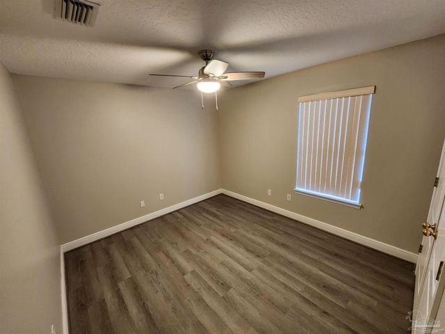 276 Tecumseh Ln, Mary Esther, FL 32569