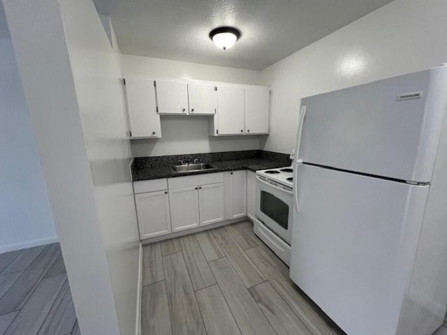 304 Central Drive A, West Palm Beach, FL 33405