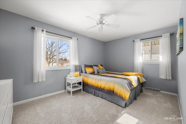 6828 Kincaid Court, Woodridge, IL 60517