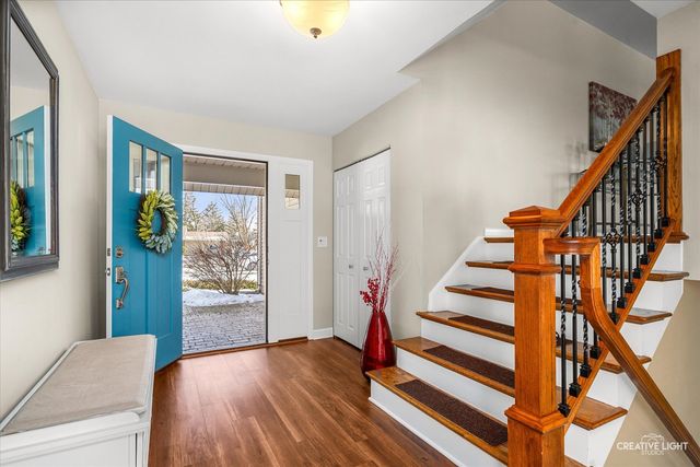 6828 Kincaid Court, Woodridge, IL 60517