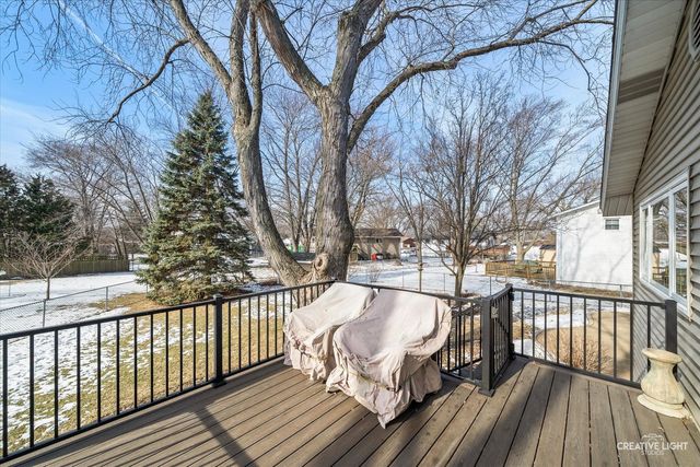 6828 Kincaid Court, Woodridge, IL 60517