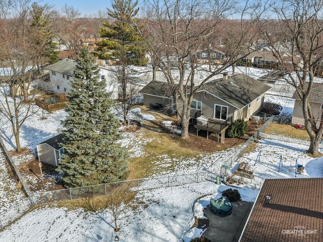 6828 Kincaid Court, Woodridge, IL 60517