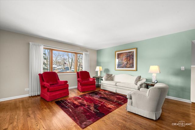 6828 Kincaid Court, Woodridge, IL 60517