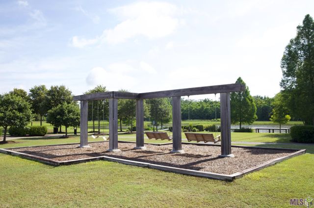 19738 Barnett Rd, Zachary, LA 70791