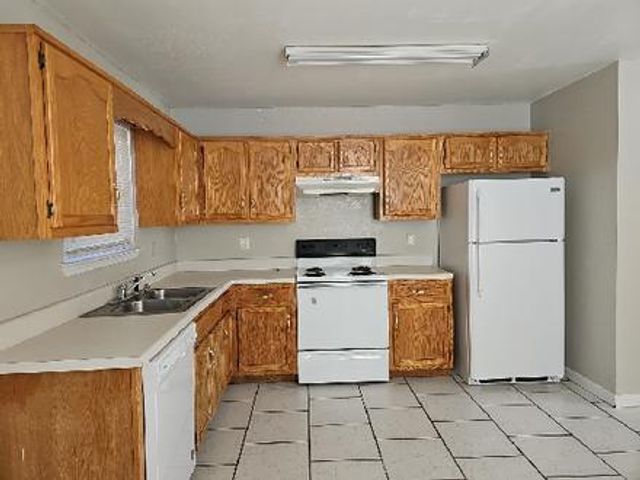 1106 Carline Road B, Rossville, GA 30741