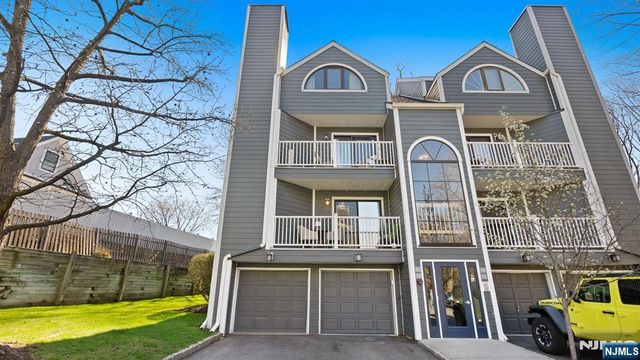 42 Triumph Court A, East Rutherford, NJ 07073