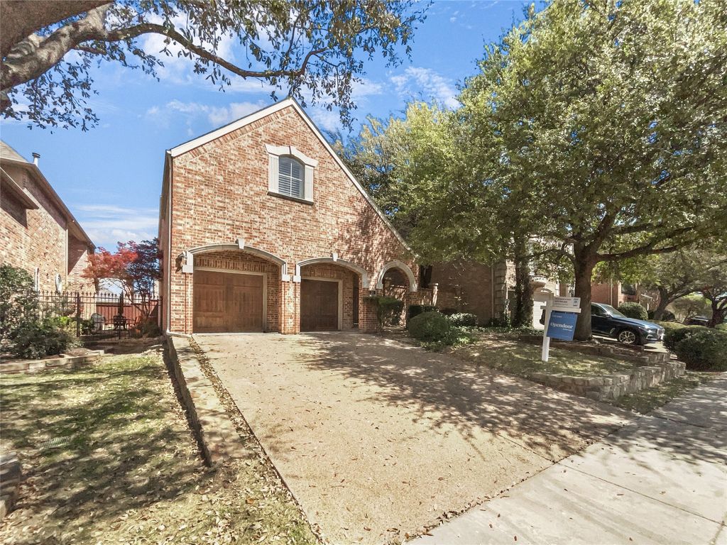 36 Clear Pond Drive, Frisco, TX 75034